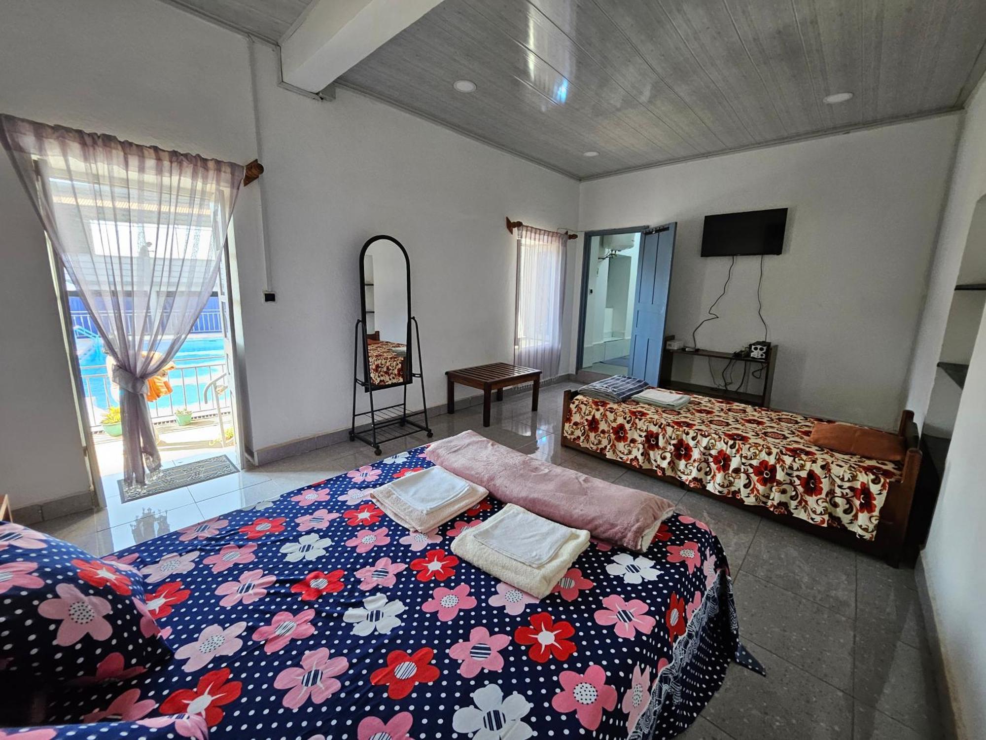 Chez Joel Bed & Breakfast Antsirabe Ngoại thất bức ảnh